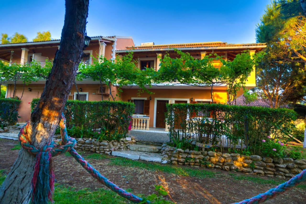 Apartamento Christinas Lofts Ágios Matthaíos Exterior foto