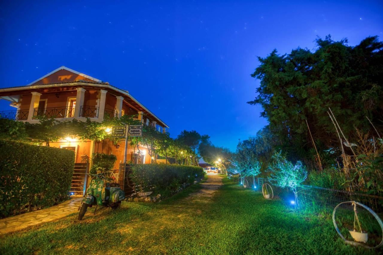 Apartamento Christinas Lofts Ágios Matthaíos Exterior foto