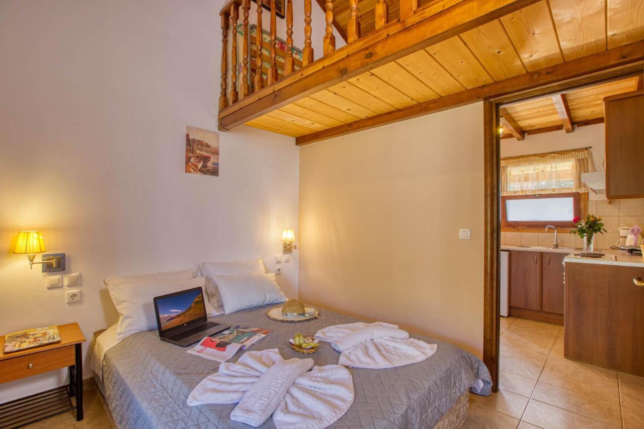 Apartamento Christinas Lofts Ágios Matthaíos Exterior foto